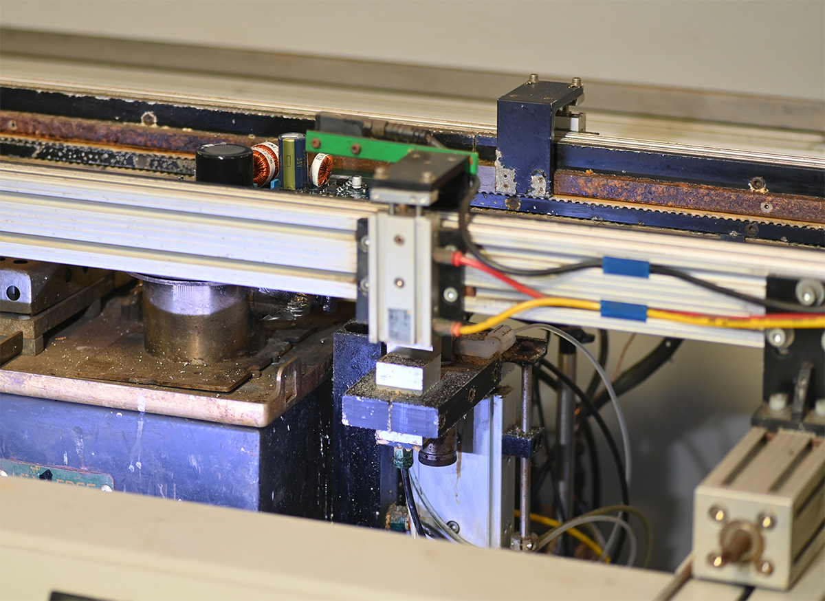 Maintaining Wire Harnesses in Machines